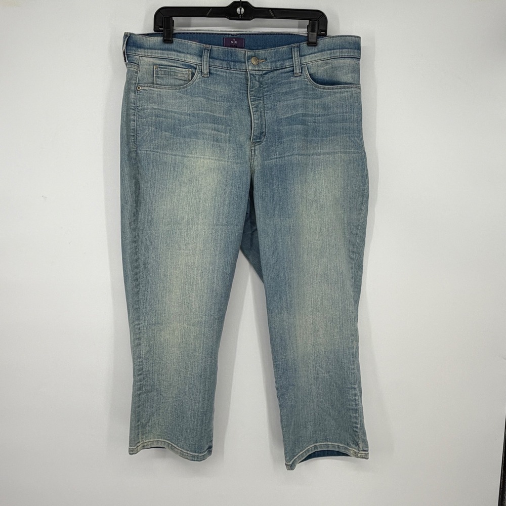 NYDJ Karen Capri Jeans Light Wash‎ Lift Tuck Technology Size 16 NWT